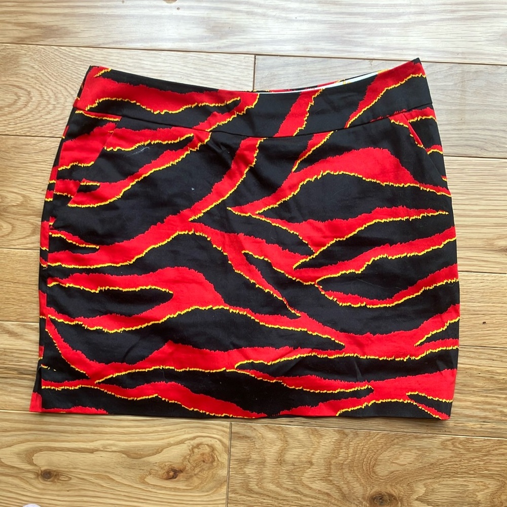 Stylish Red and Black Skirt, pink, shorts insert!, size 2 Loud Mouth Ladies